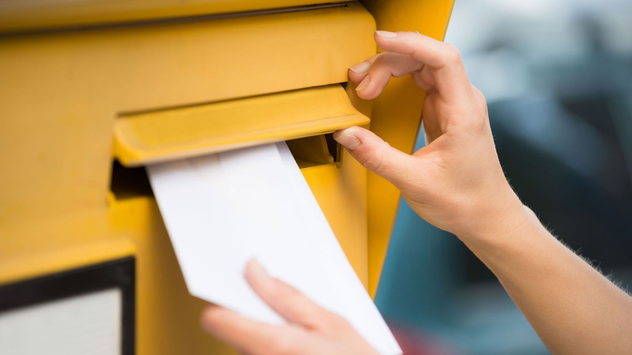 déposer son courrier à l'aéroport de paris
