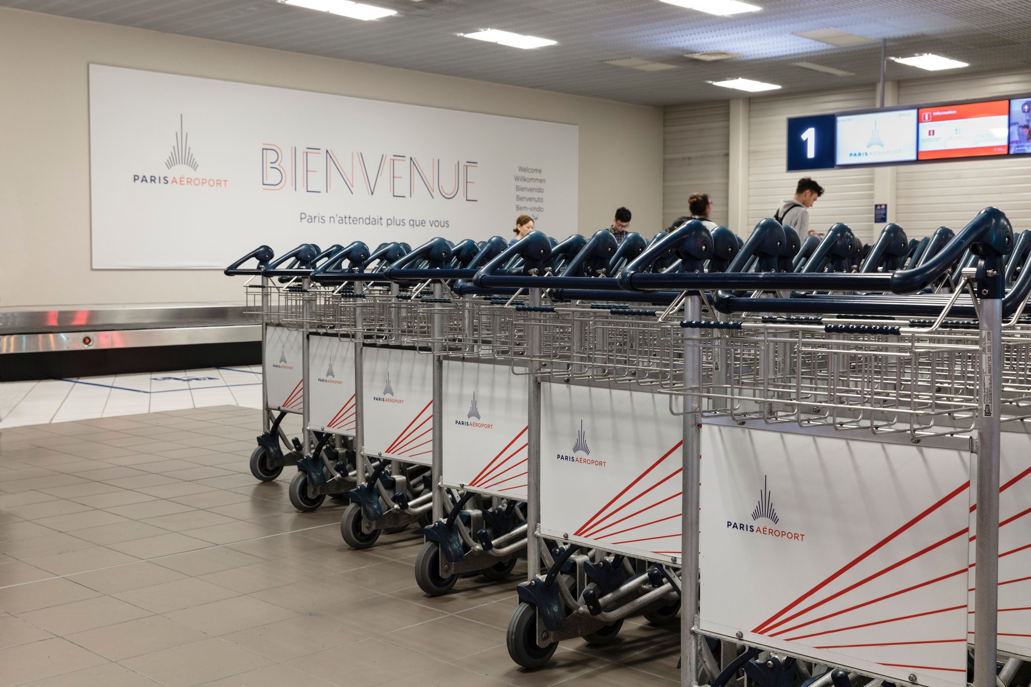 salle de livraison des bagages à paris aéroport