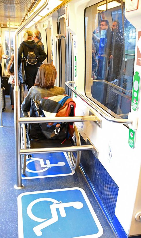 charles de gaulle places pour personnes phmr